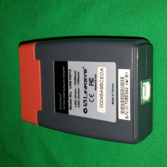 Linksys EtherFast 10/100 USB Network Adapter - Picture 2 of 4